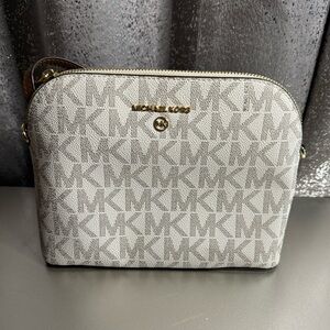 Micheal Kors Crossbody